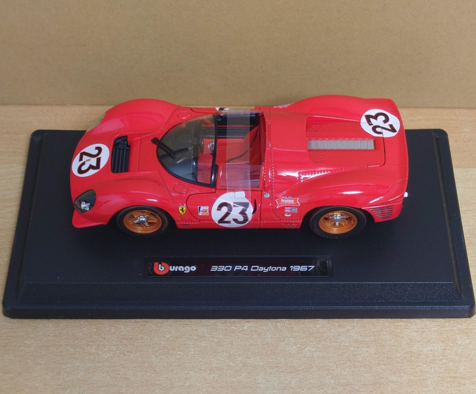 1/24 フェラーリ 330 P4 #23 デイトナ1967優勝車 ブラーゴ製 Bburago 1:24 Ferrari 330 P4 #23 Winner 1967 24h Daytona