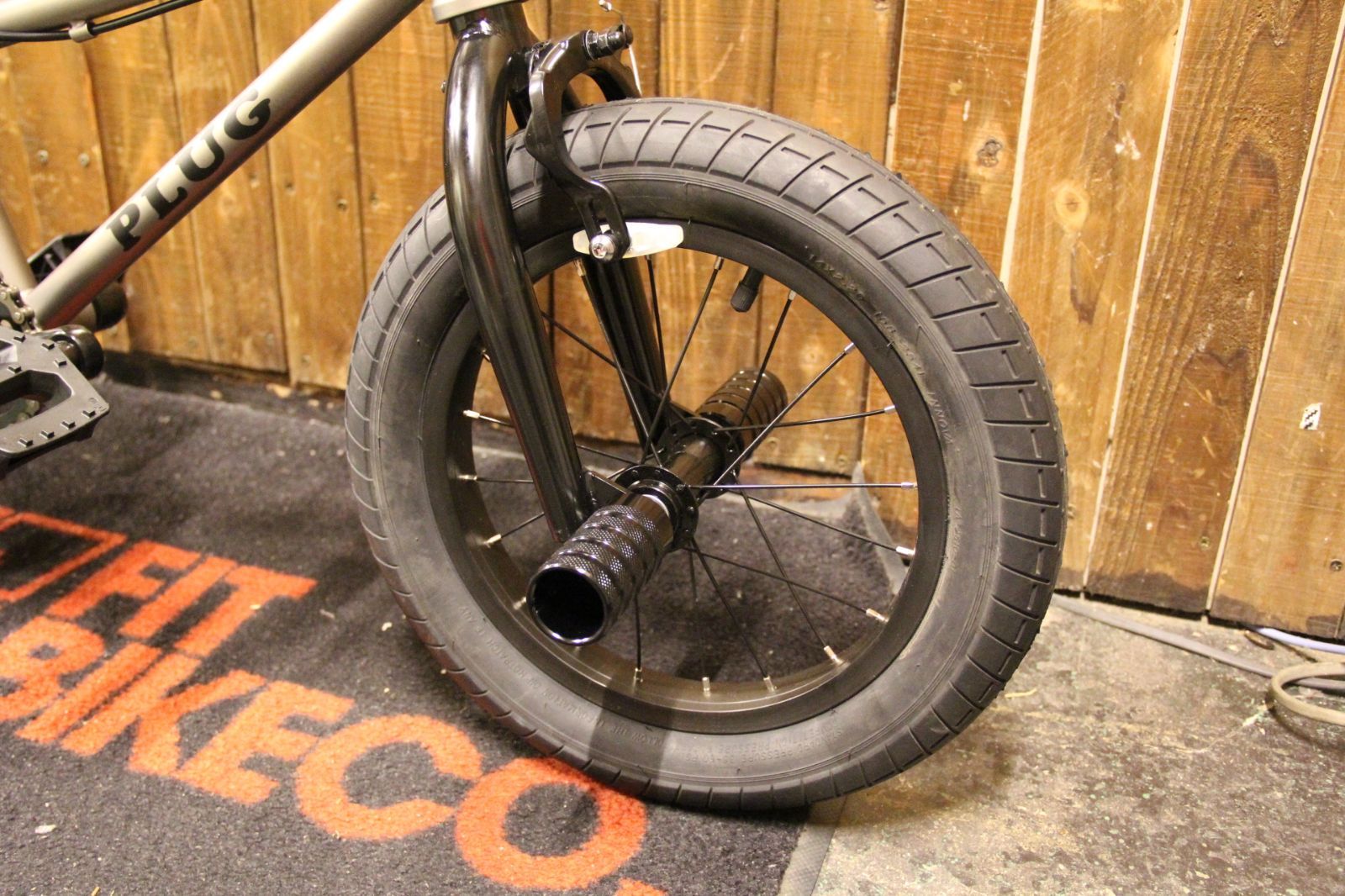 BMX 14インチ キッズ 子供自転車 TNB PLUG 14 FAT TIRE ARMYGREEN 完全 