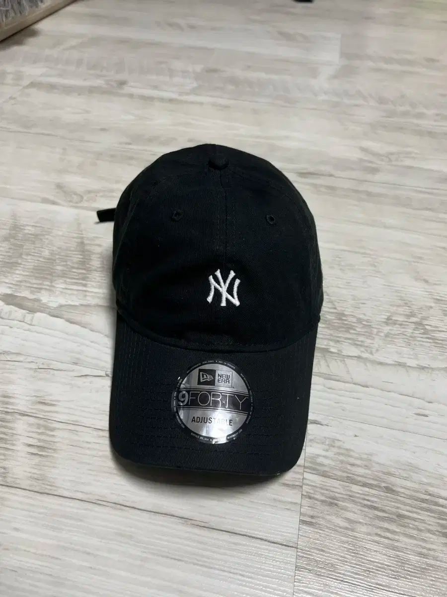 【雷市場（ポンジャン）商品韓国直送】新品 NEW ERA(ニューエラ) ミニロゴ アンストラクチャー ボールキャップ