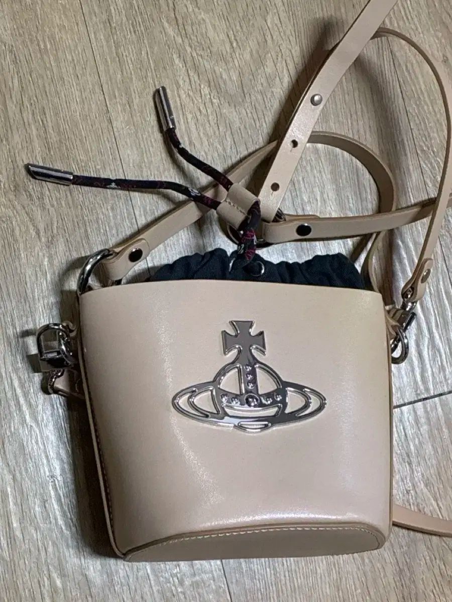 正規品 ヴィヴィアン ウエストウッド バッグ