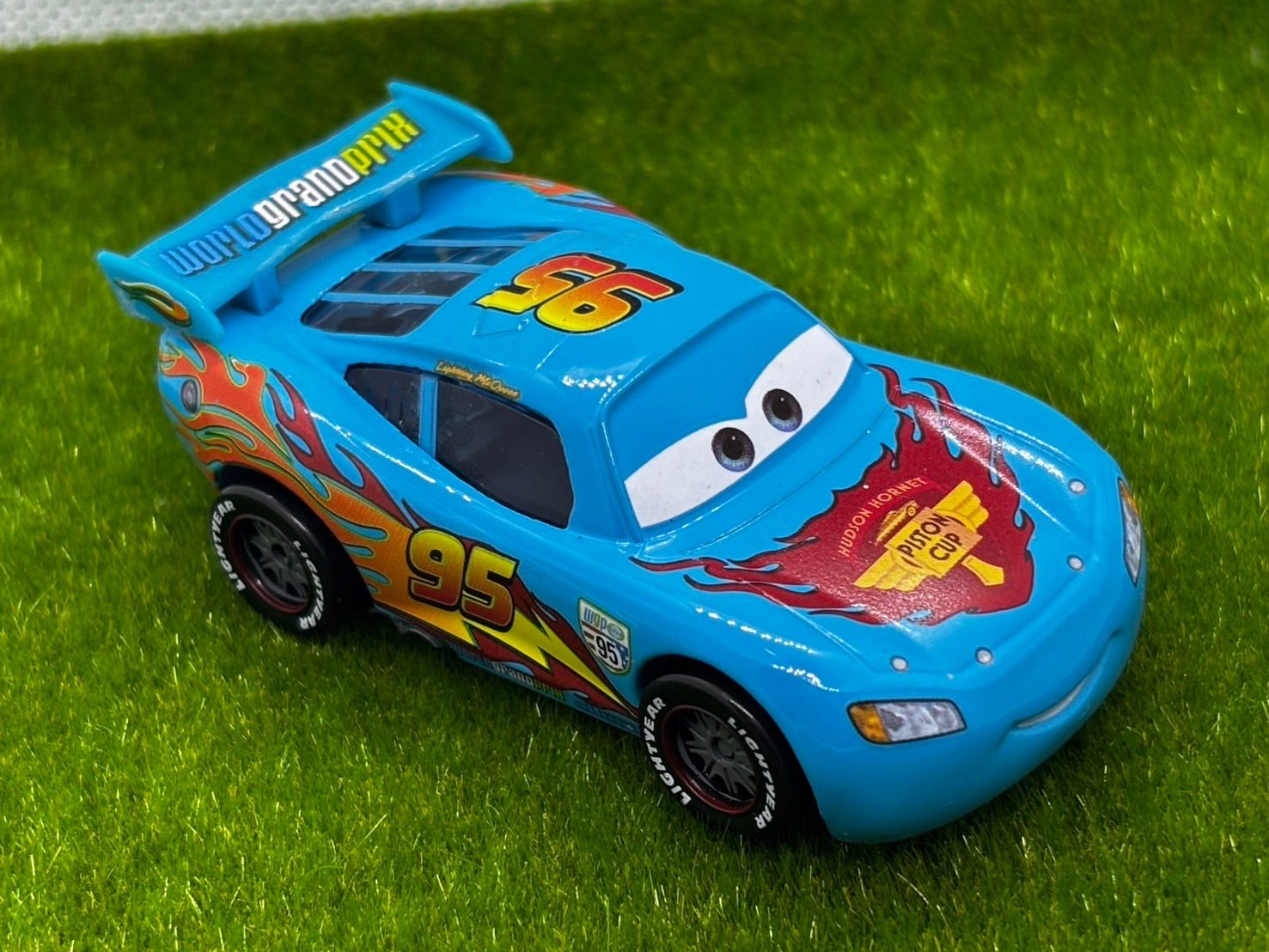 フィニッシュ　finish マックィーン マックイーン カーズ ミニカー カーズ トミカ ライトニング・マックィーン（ライトニング