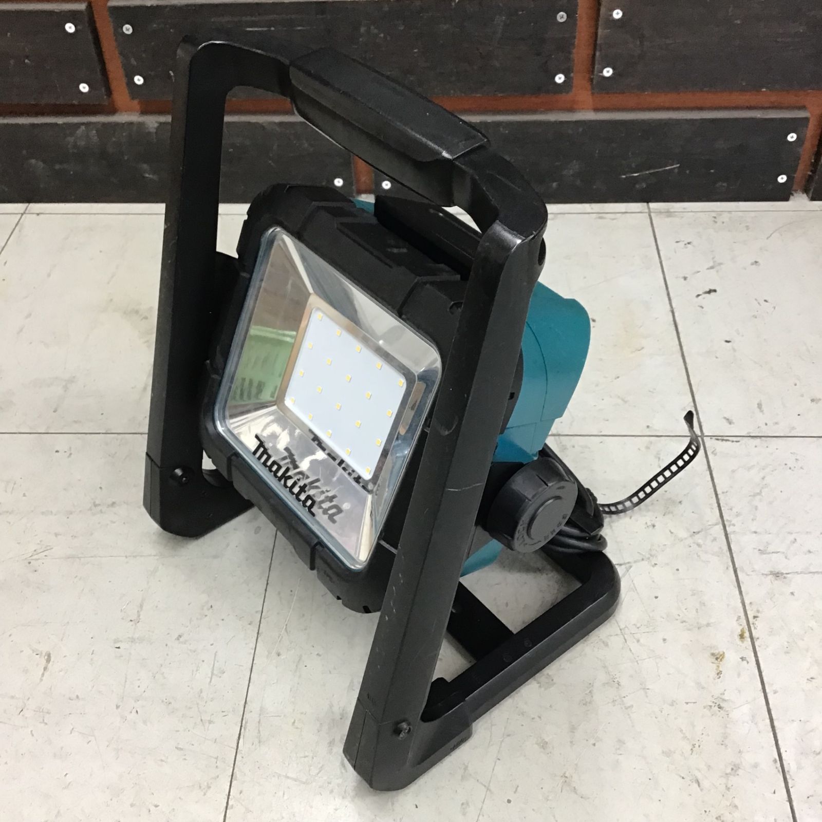 【中古品】 マキタ/makita コードレスLEDスタンドライト・ML805 【鴻巣店】