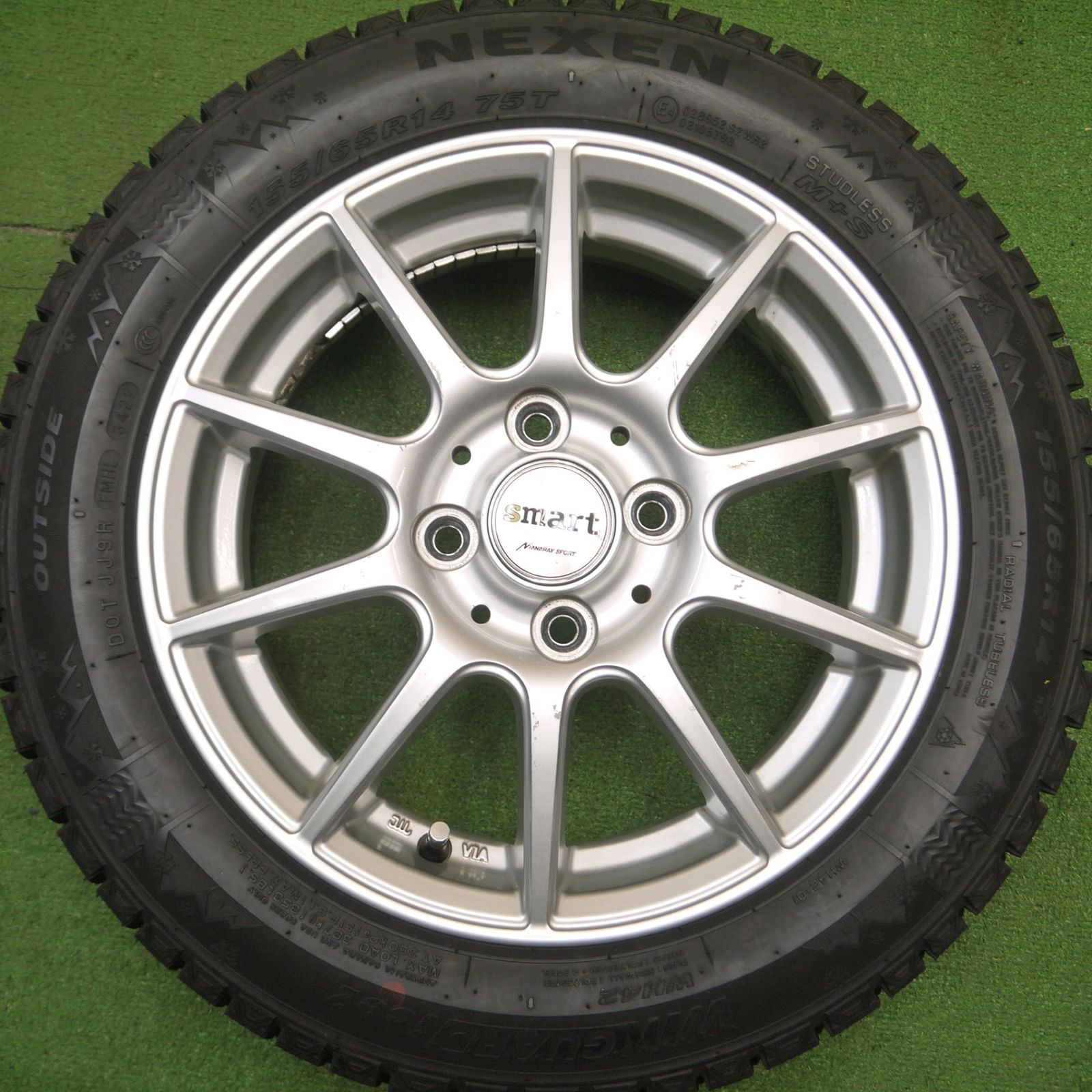 送料無料] バリ溝！22年！9.5分☆スタッドレス 155/65R14