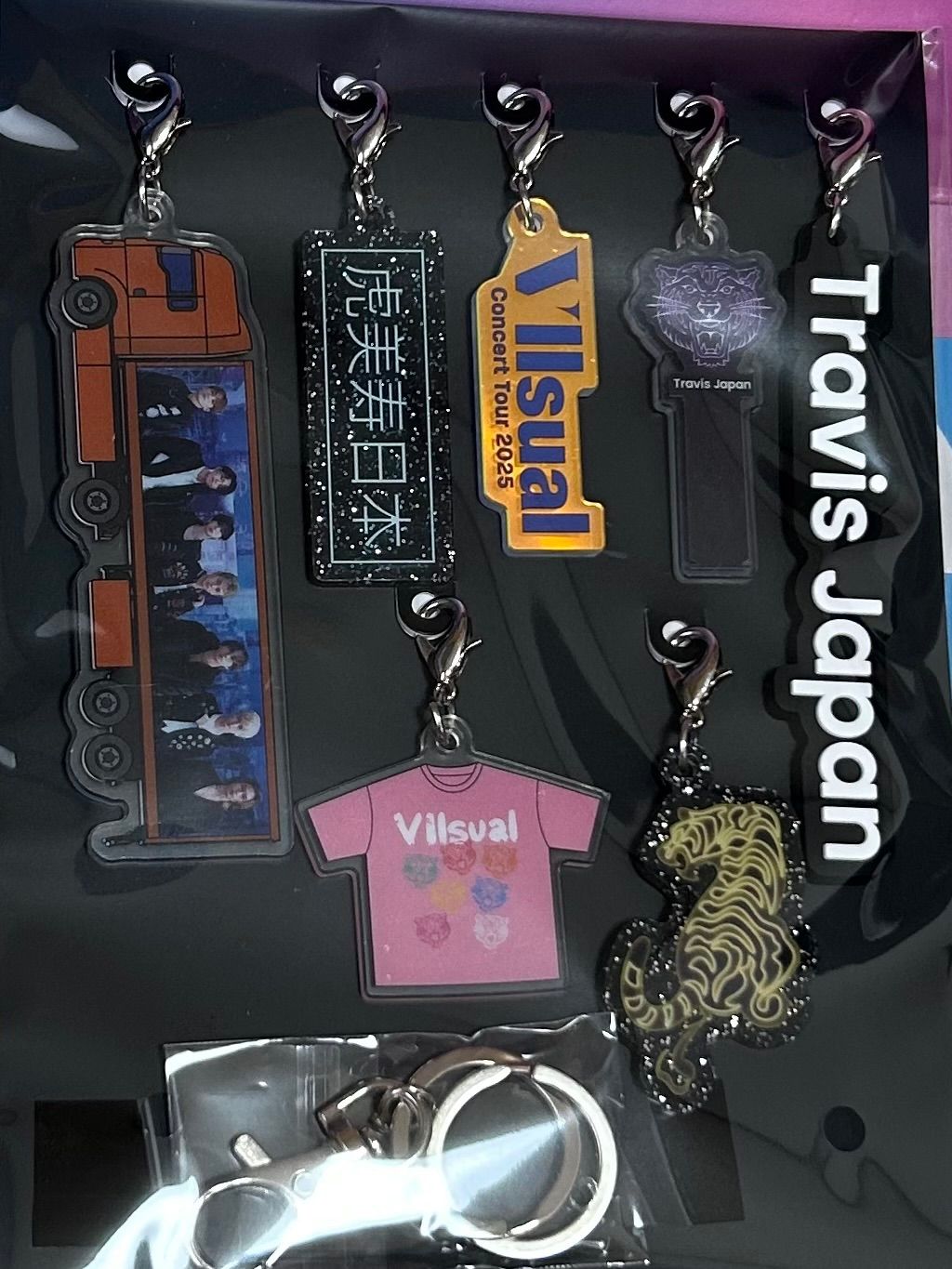 Travis Japan Concert Tour 2025 VIIsual 完全生産 盤 特典 キーホルダー バッグチャームのみ 入手困難