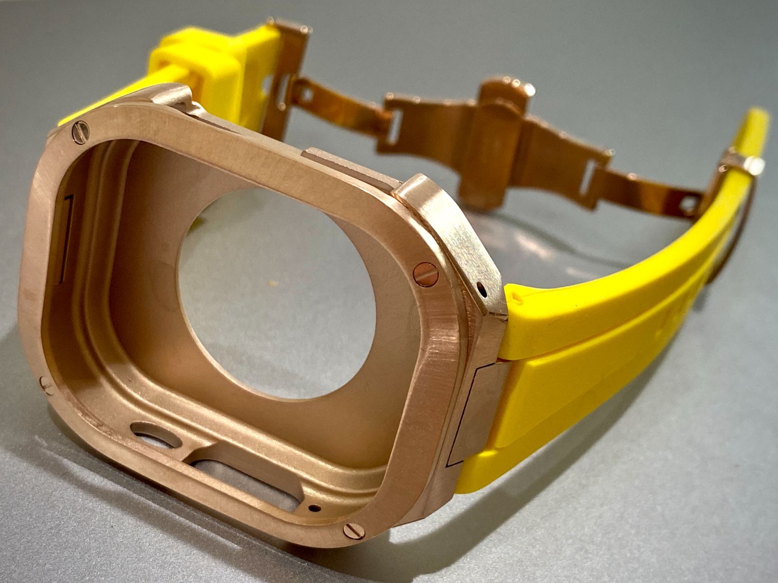 ローズゴールド×イエロー★アップルウォッチバンド ラバーベルト カバー　ステンレス Apple Watch ケース 49mm ウルトラ　ultra スポーツ メンズ レディース キラキラ