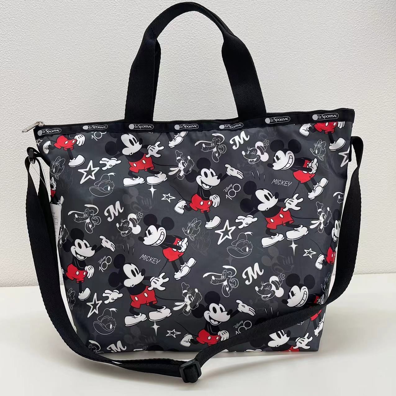 LeSportsac × Mickeyコラボのトートバッグ