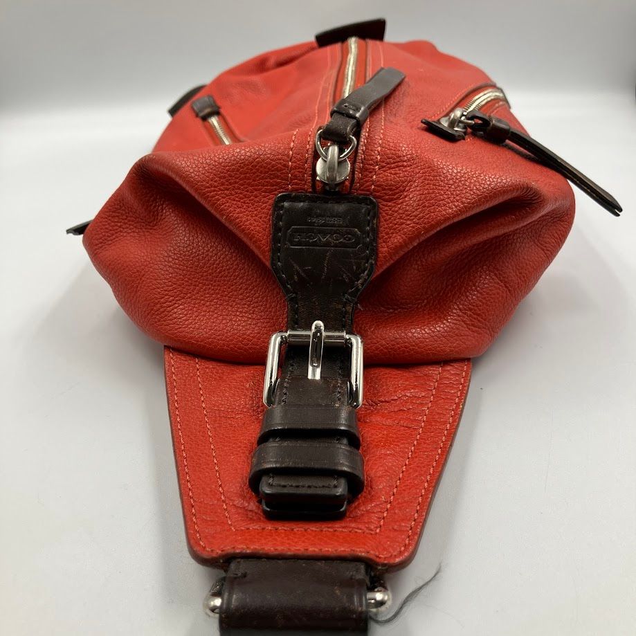 COACH コーチ トンプソン ボディバッグ スリングバッグ シボ革 ロゴ型押し COACH コーチ トンプソン ボディバッグ スリングバッグ シボ革 ロゴ型押し