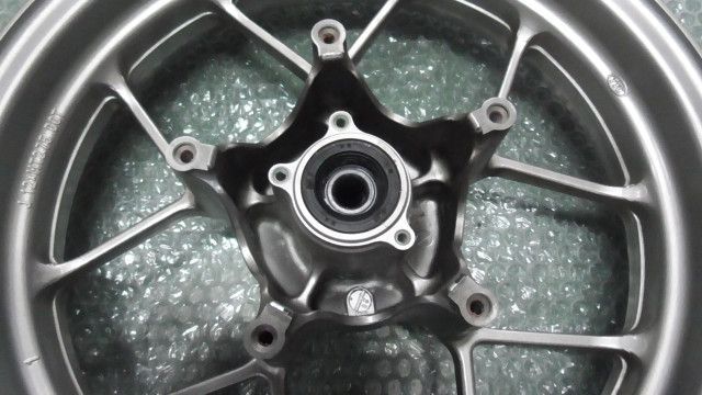モンキー125 ABS JB02-1009xxx の フロントホイール