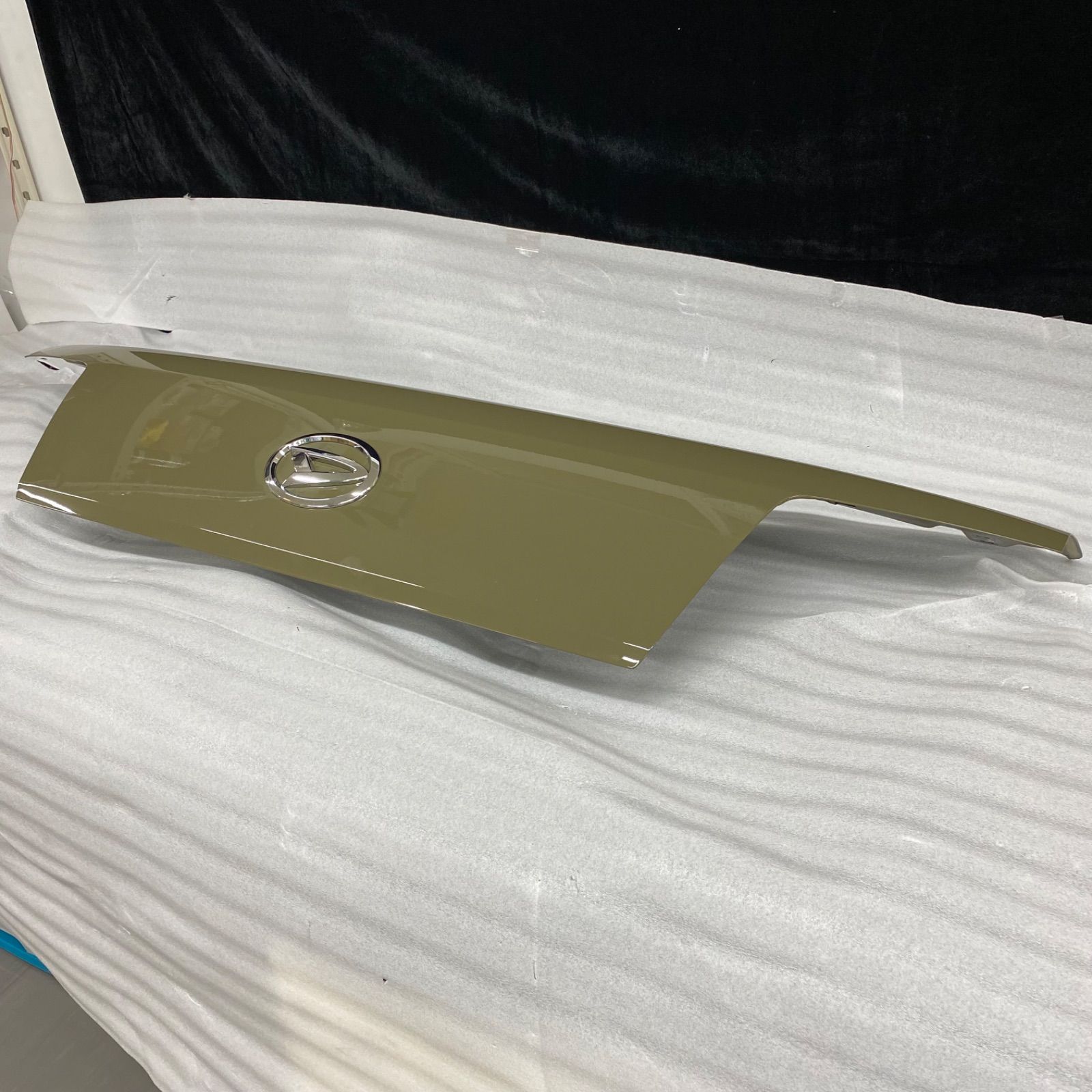 ダイハツ ハイゼットカーゴ S700V S710V 純正パーツ ボンネット オリーブ 新車外し品 小さな丸いキズあり