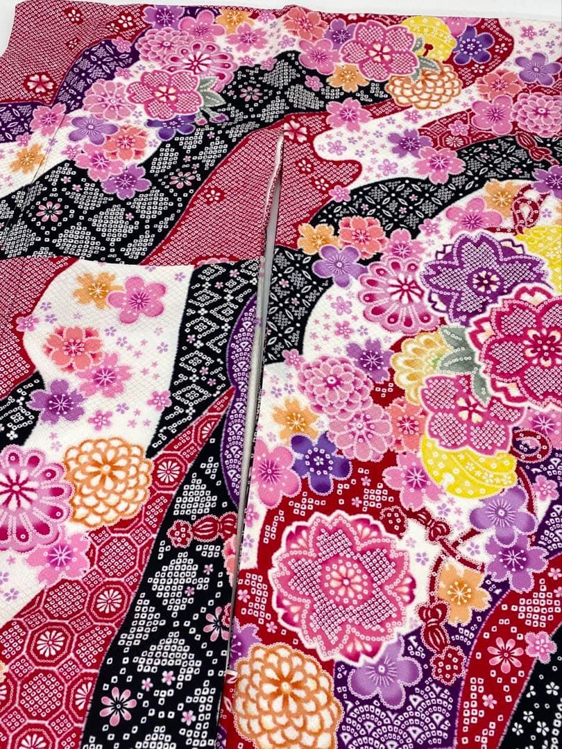 振袖 豪華 金駒 金彩 染め絞り柄 染め鹿の子柄 ふくれ織紋意匠 身丈