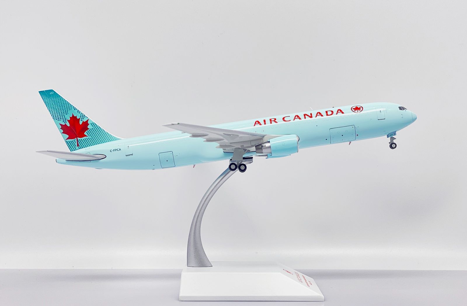 エアカナダカーゴ 767-300BDSF C-GDUZ 1/400 エアカナダカーゴ 767-300BDSF C-GDUZ 1/400 - メルカリ
