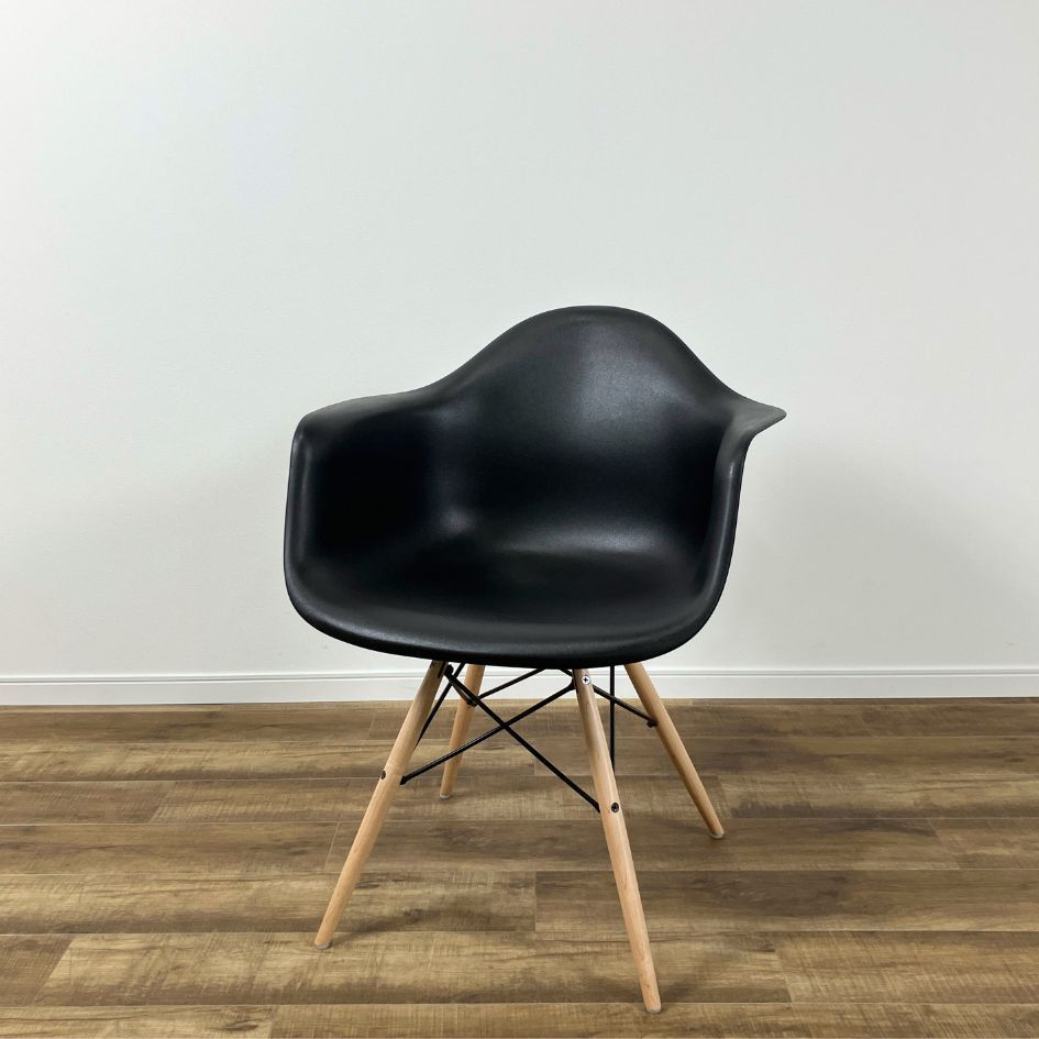 ハーマンミラーEames Shell Chair / Armchairブラック ハーマン
