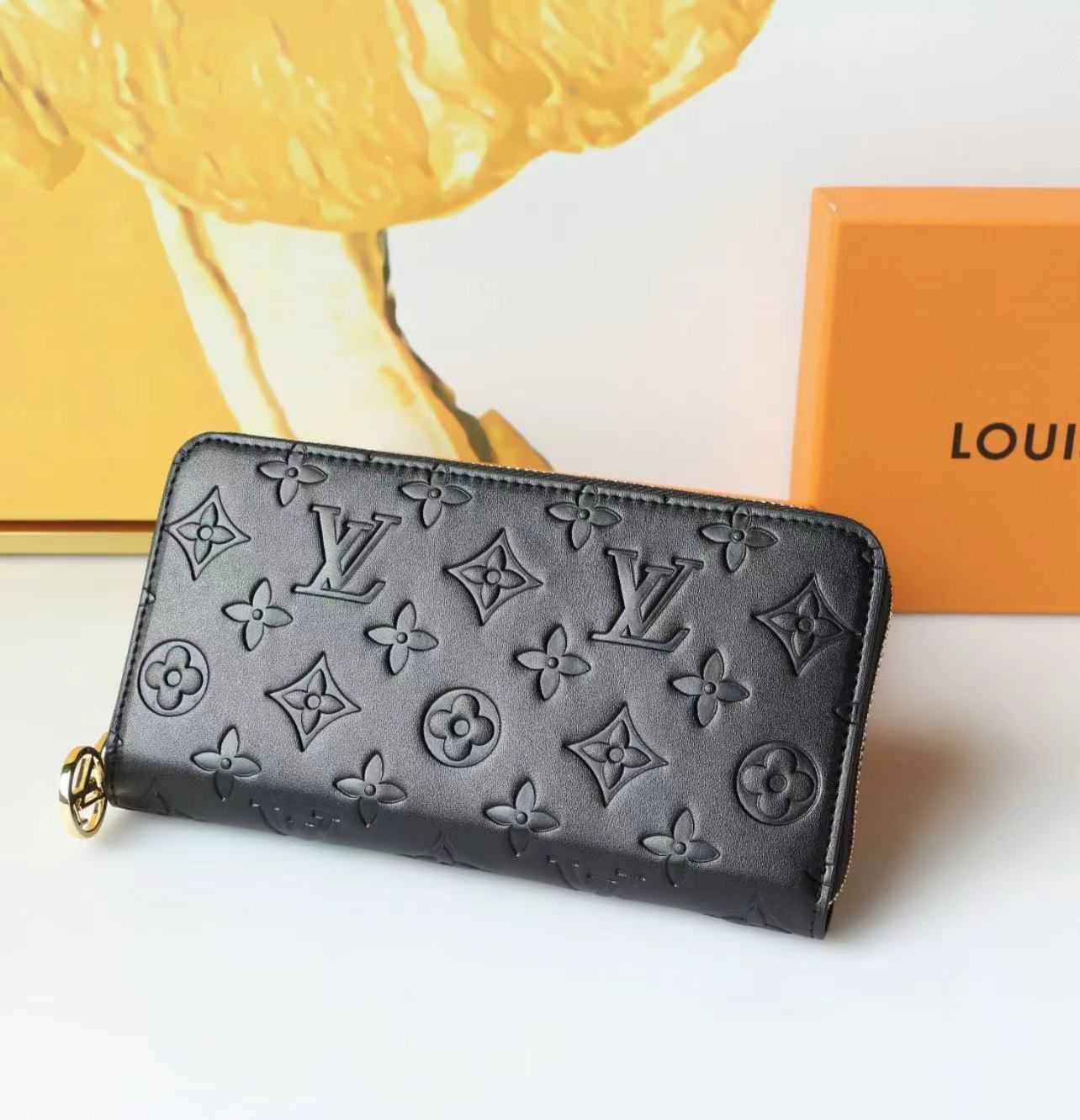 LOUIS VUITTON ルイ・ モノグラム アンプラント エンボス 財布