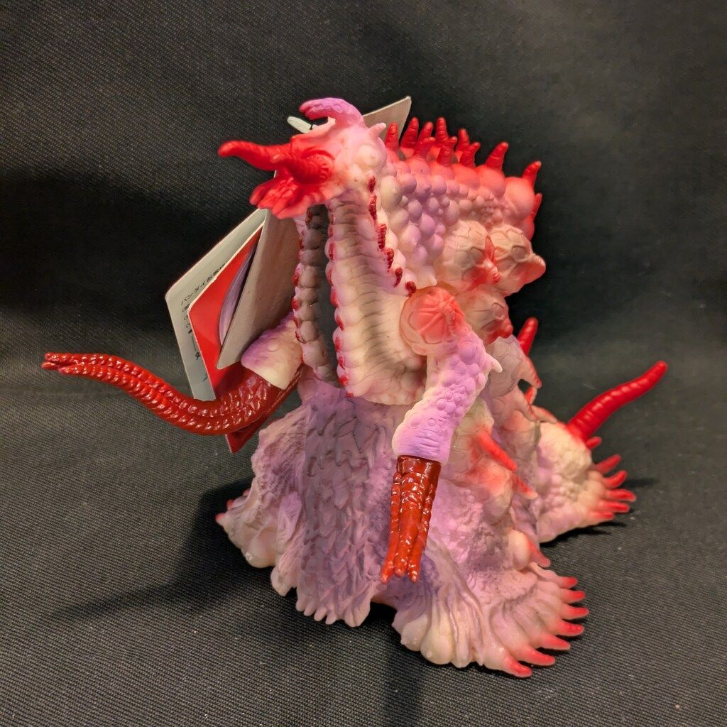 MAXTOY ミニソフビ怪獣倉庫円谷プロ カネゴン 蓄光ブラウン成型/赤/白 MAXTOY ミニソフビ怪獣倉庫円谷プロ カネゴン 蓄光ブラウン成型