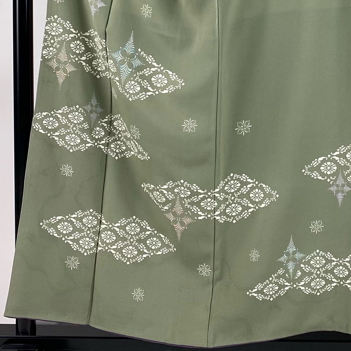 色留袖 身丈155cm 裄丈64.5cm M 袷 落款 草花 薄緑 正絹 秀品 一つ紋
