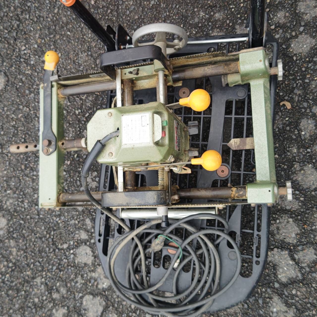 S92320 makita マキタ 大入レ ルーター 2516N