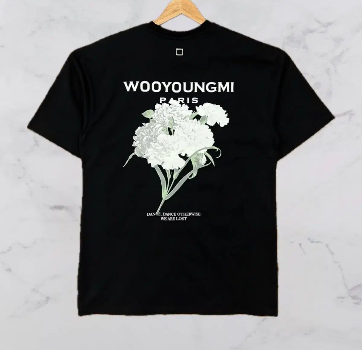 ☆韓国人気☆フラワー バックロゴ Tシャツ/WOOYOUNGMI☆ ☆人気☆【WOOYOUNGMI】☆Flower Print Back Logo T-Shir.t