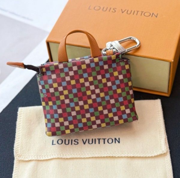 ルイヴィトン バッグチャーム レザー バッグチャーム LV ミニ ショッパー