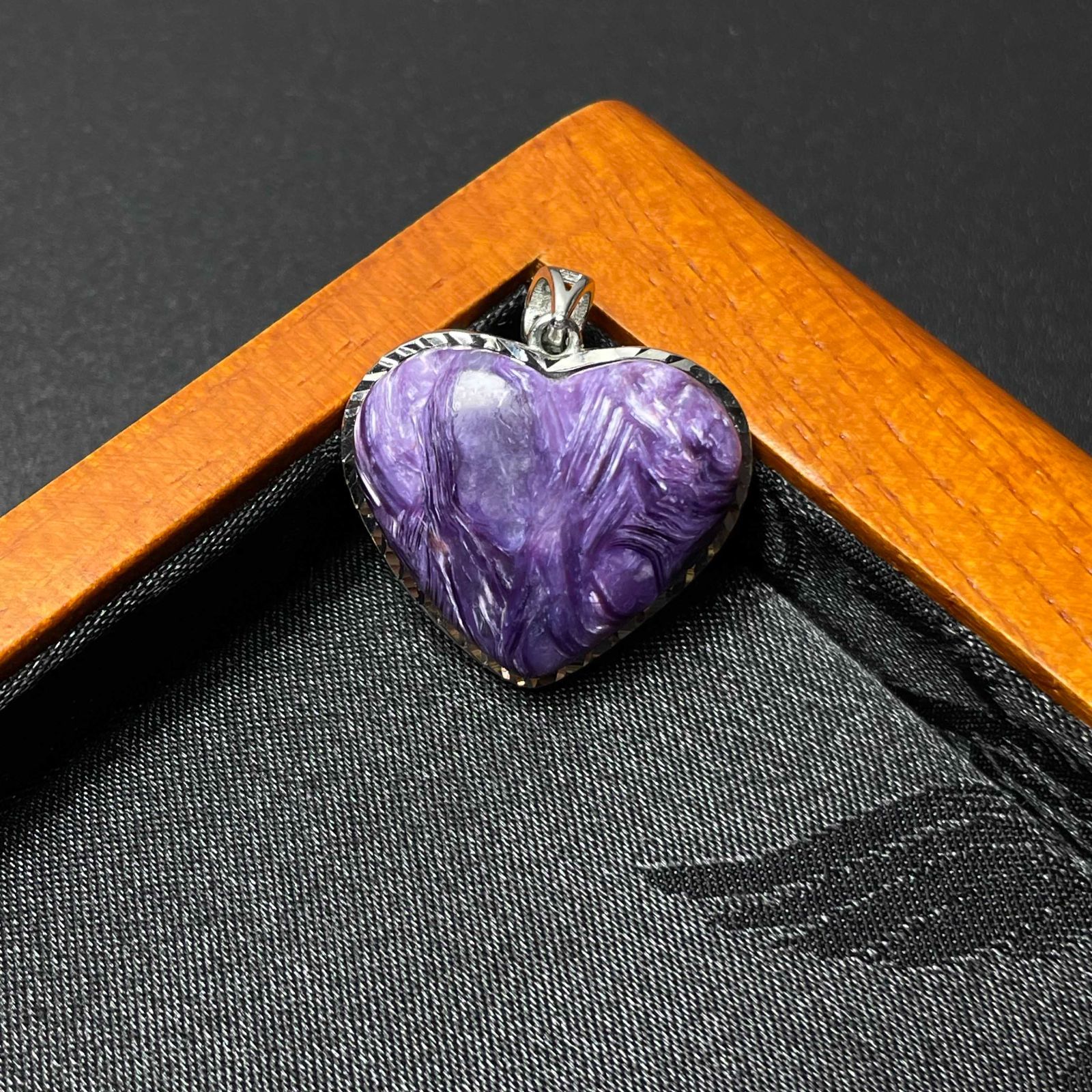 逸品 EU製 ☆チャロアイト☆ペンダント パワーストーン 天然石 紫水晶