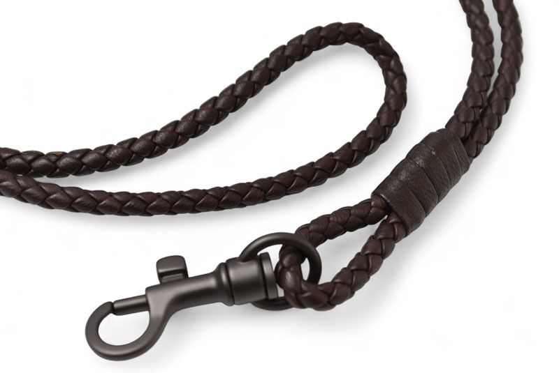 ボッテガヴェネタ ネックストラップ BOTTEGA VENETA イントレチャート ダークブラウン