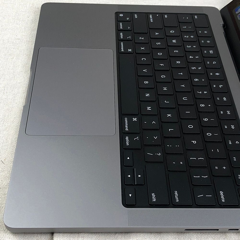 本体のみ】Apple MacBook Pro (M1 Proチップ 14インチ 2021
