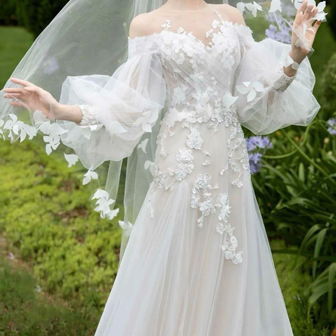 お花のデザインにフワフワしたスカートが可愛い ロングドレス お花のデザインにフワフワしたスカートが可愛い ロングドレス