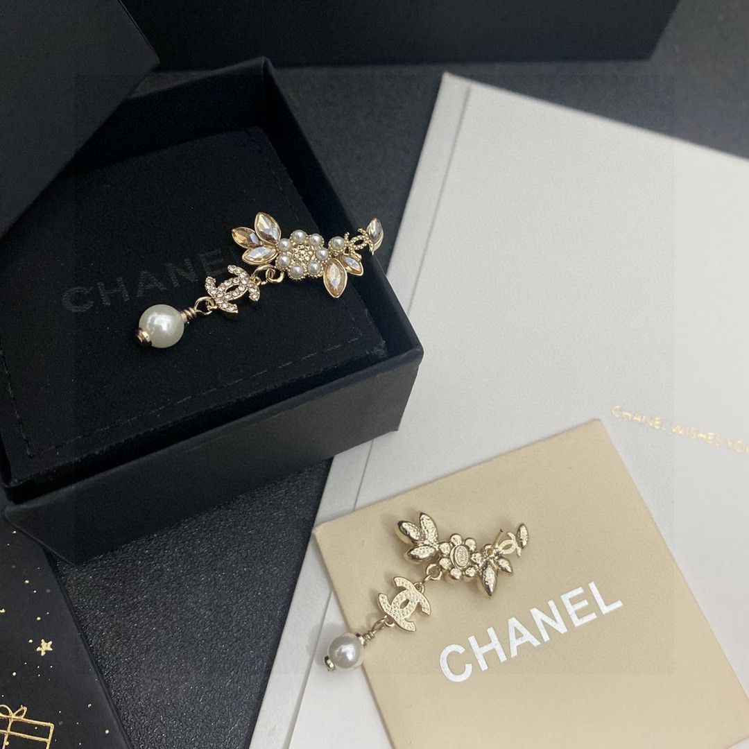 CHANEL ダブルC パールクリスタルロゴピアス シャネル cc パール クリスタル ピアス
