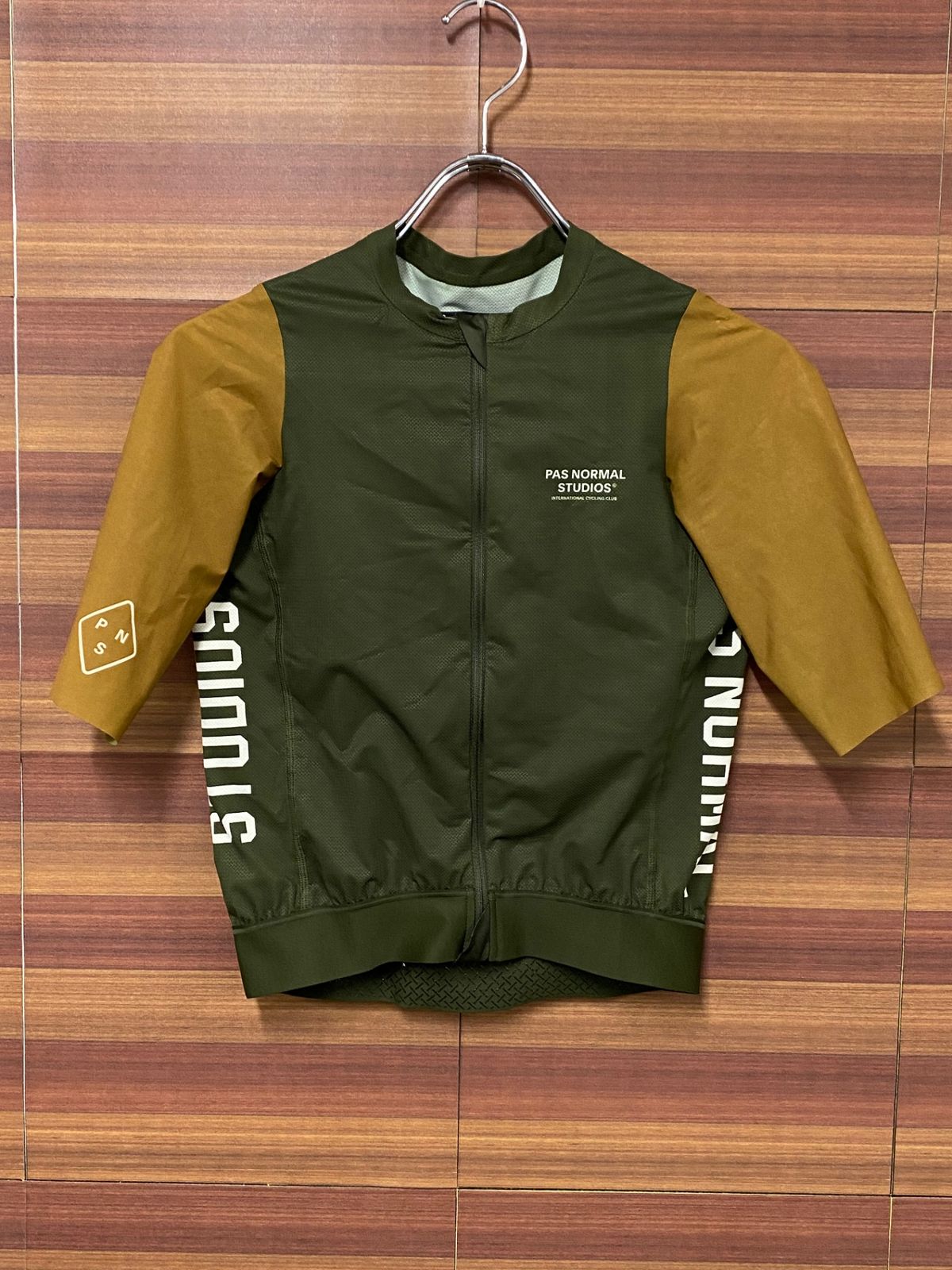 IN521 パスノーマルスタジオ PAS NORMAL STUDIOS 半袖 サイクル