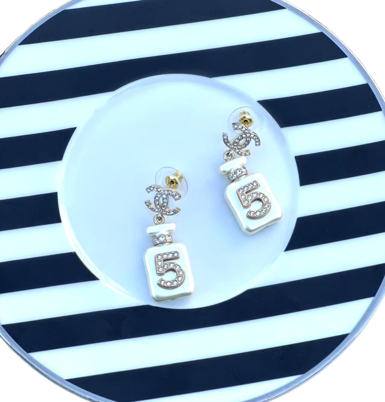 ◆シャネルCHANEL香水パフュームボトルモチーフNo5ピアスイヤリング耳飾りシャンパンゴールド 金色アクセサリー刻印あり