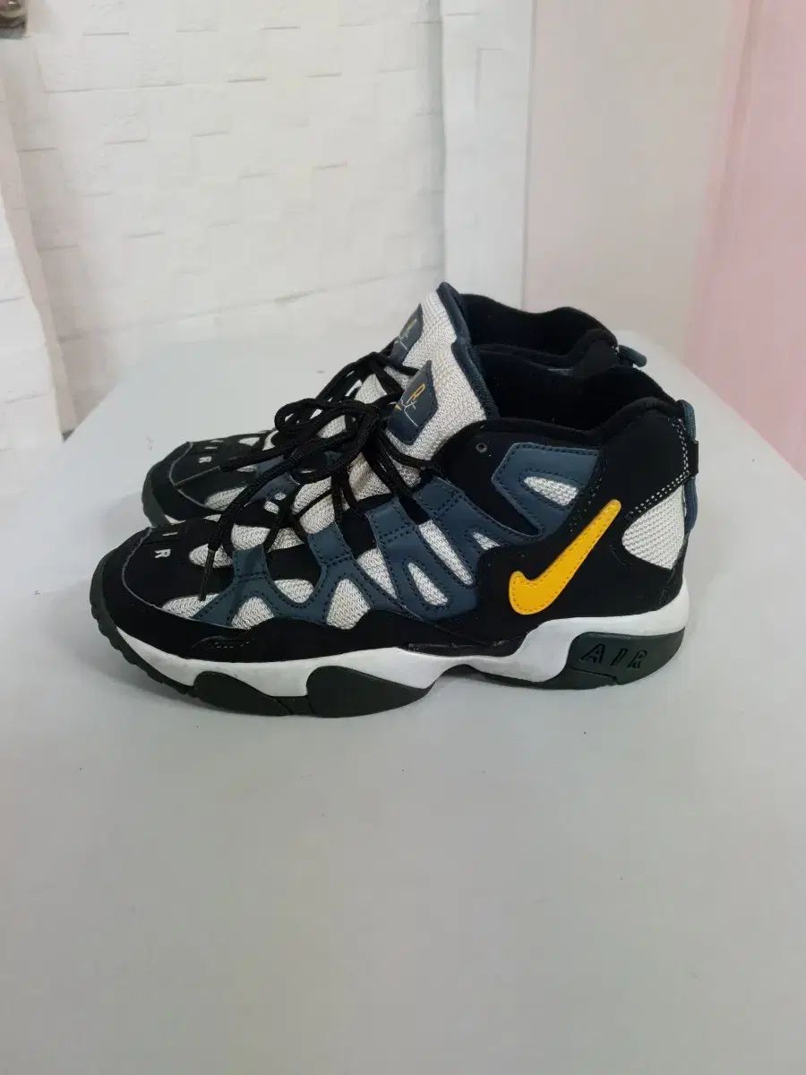 NIKE(ナイキ) エアスラント 240mm