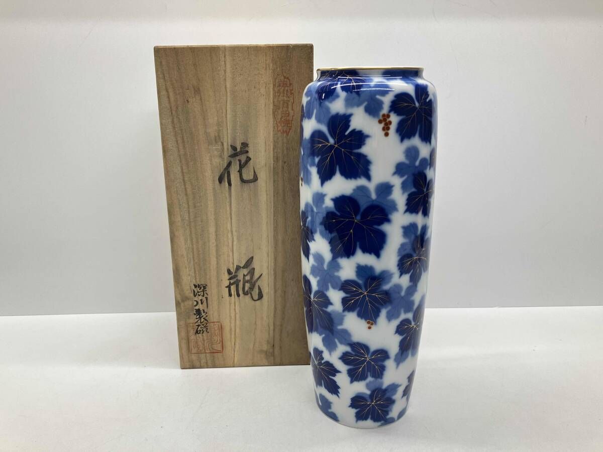 2703 深川製磁 呉須葡萄 花瓶 金彩 未使用 深川製磁 染付 花瓶 筒型 金彩 葡萄 美術有田焼 箱あり - メルカリ