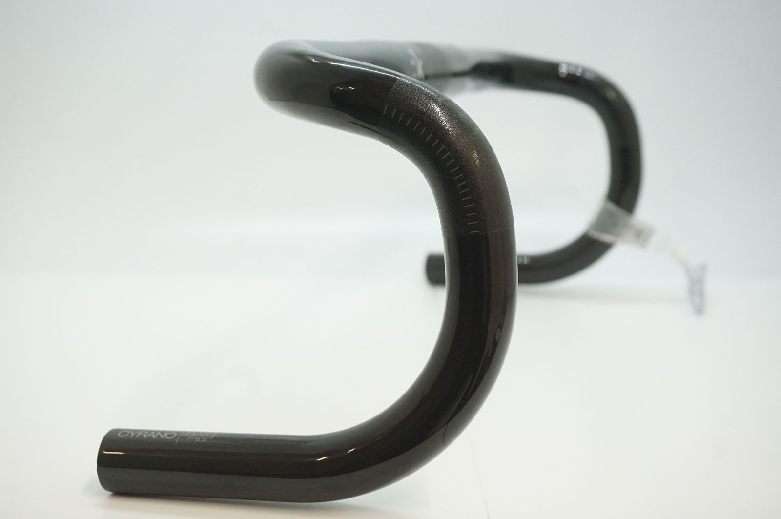 FIZIK 「フィジーク」 CYRANO R1 SNAKE φ31.8 420mm ハンドル