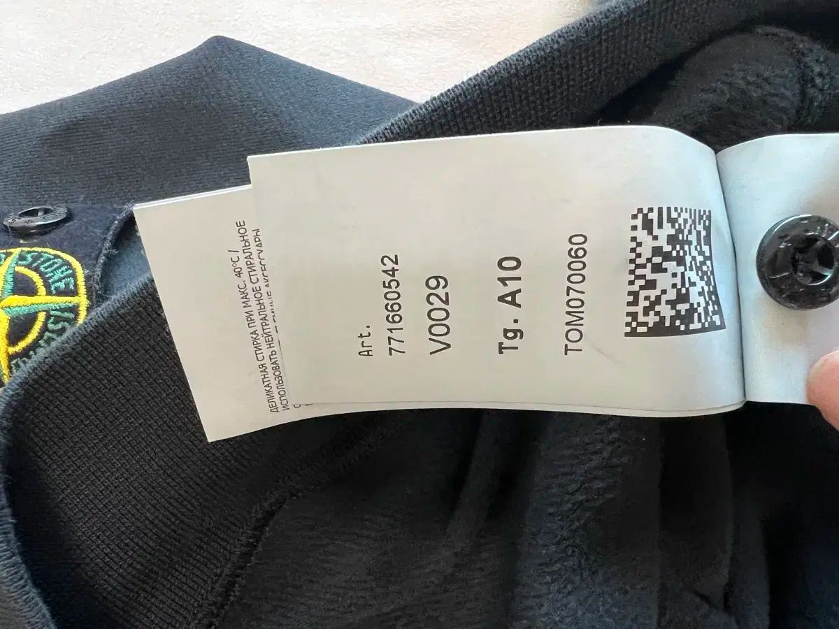  STONE ISLAND ストーンアイランド ジュニア ブラック スウェット Tシャツ 10歳 Tシャツ トップス