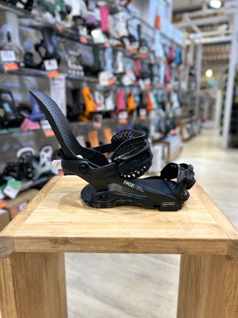 スノーボード バインディング