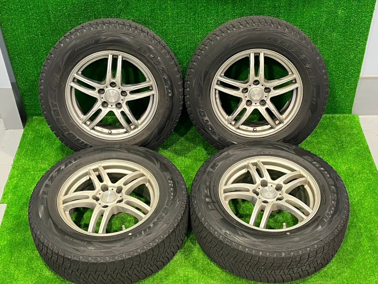 メール便送料無料05 デリカD5で使用 AUTO GREEN 215/70R16 - 通販