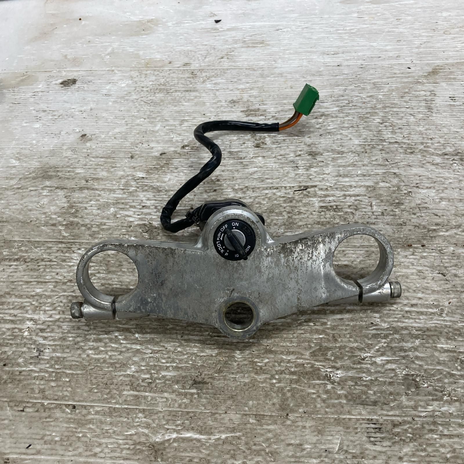 SUZUKI GSX-R400 GK73A トップブリッジ スイッチ付 スズキ