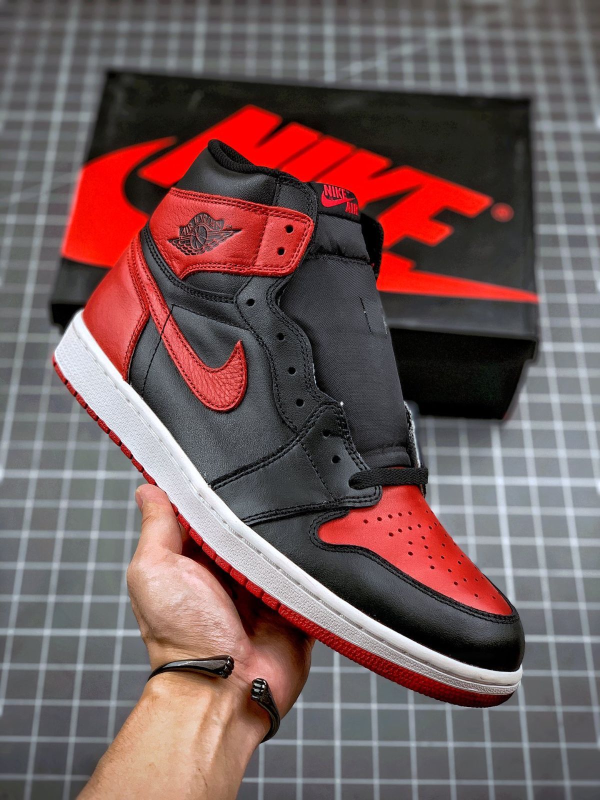 Nike Air Jordan 1 High OG BANNED