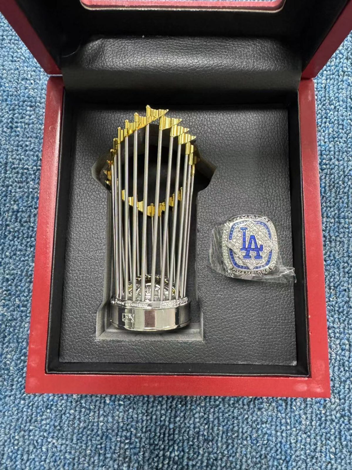 【限定1点】大谷翔平 優勝トロフィー＆チャンピオンリング 豪華セット 大谷翔平 トロフィー&チャンピオンリング プレミアム