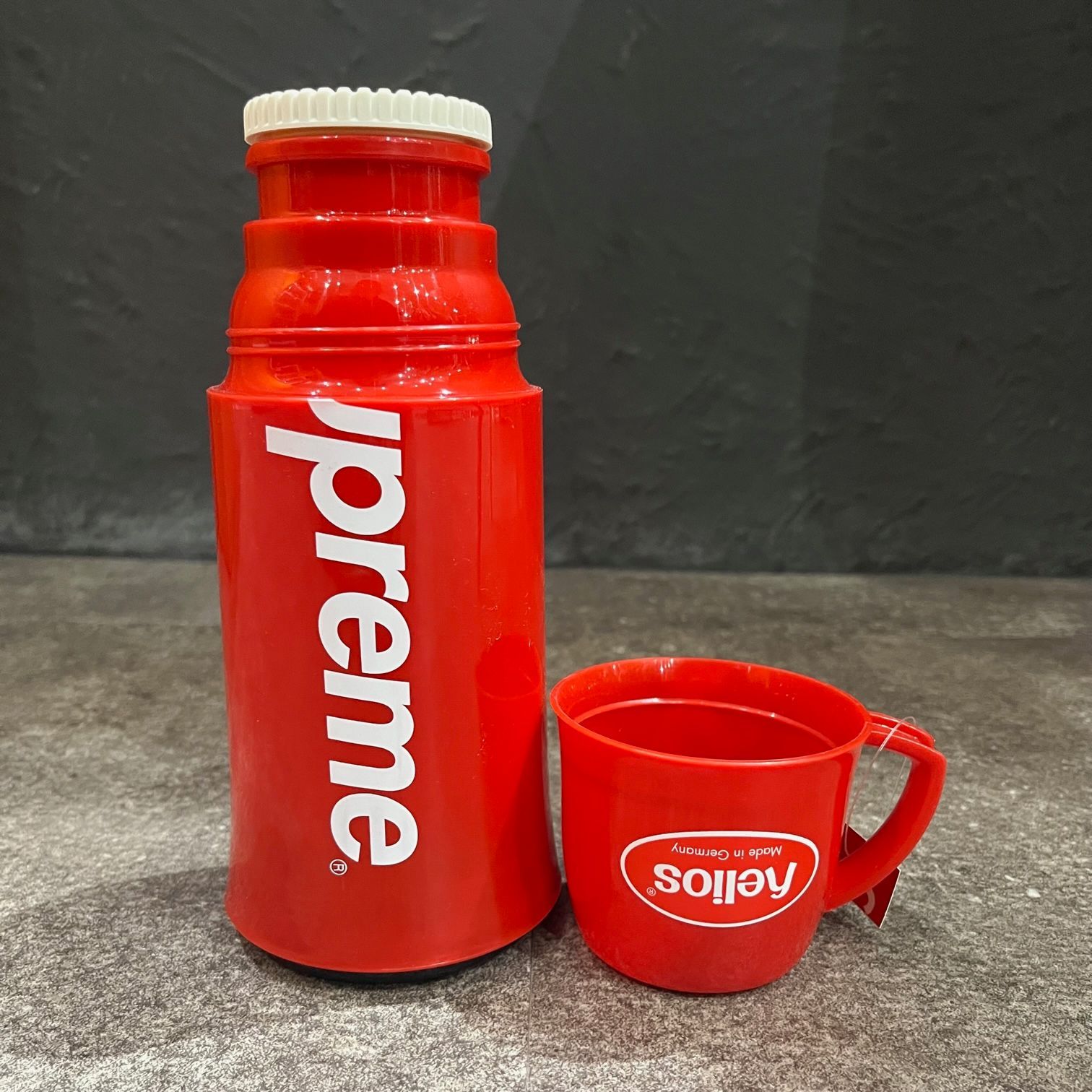 【新品未使用】supreme 14a/w 　HELIOS水筒 新品 国内正規 SUPREME 14AW Helios ヘリオス 水筒 魔法瓶 Logo