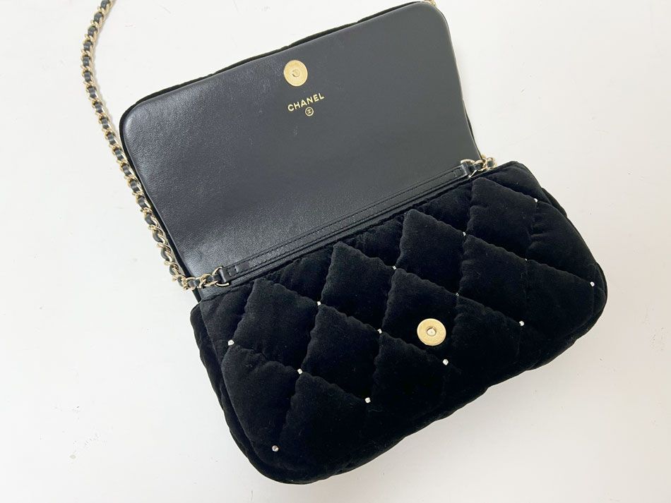 CHANEL 2点set Chanel F/W 2000 Runway Boots 🖤 dropping 01/24 at 12PM PST