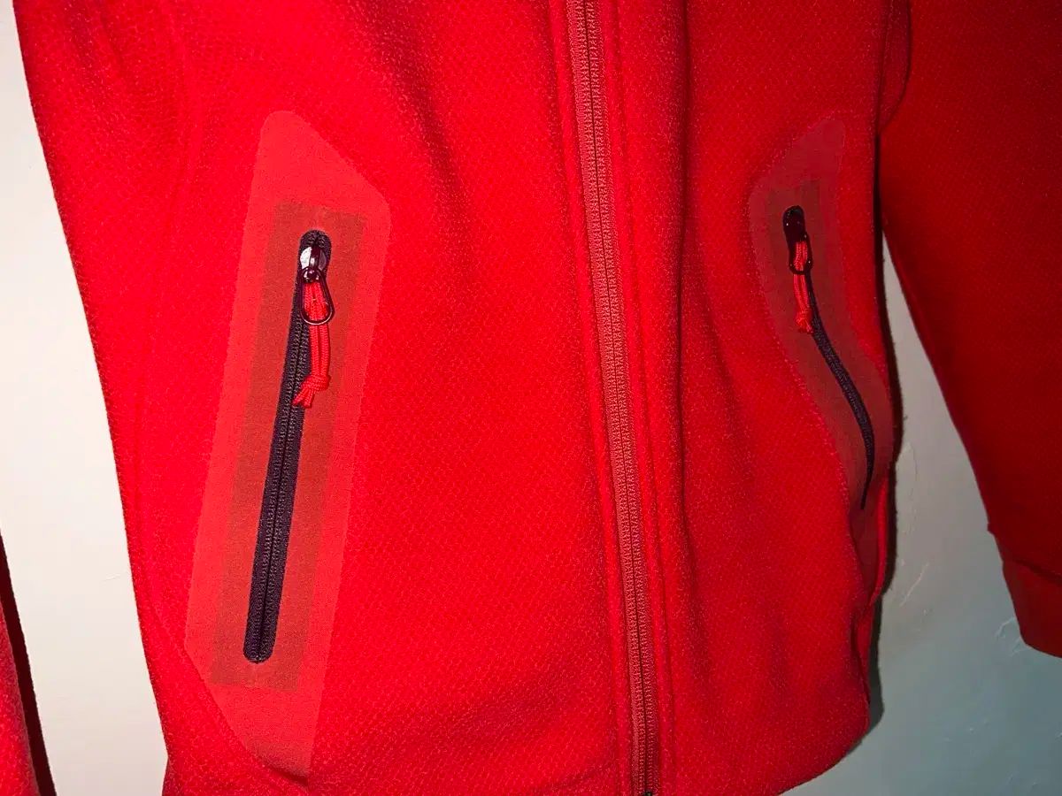 ARC TERYX アークテリクス 赤 フリース ジャケット s