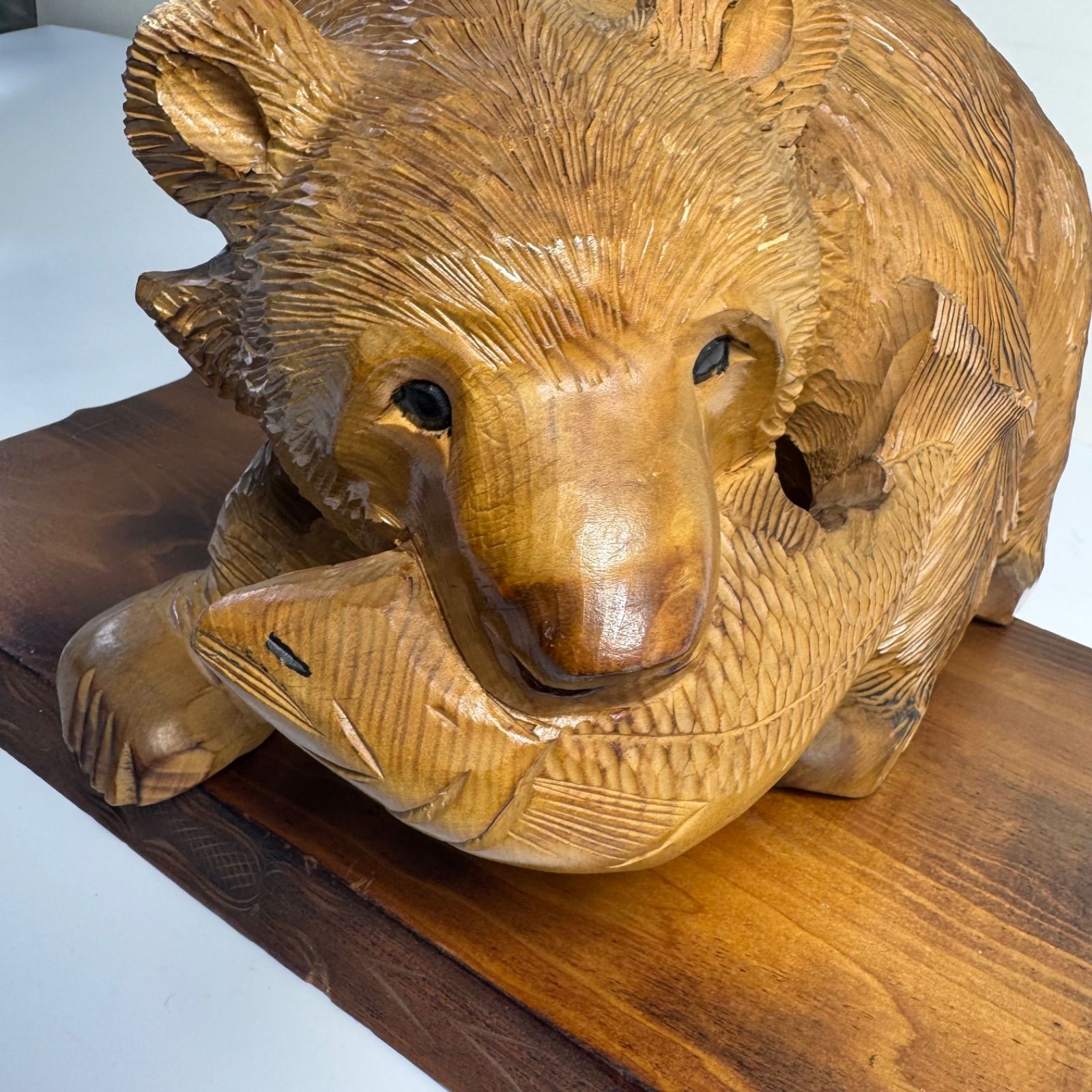 北海道 木彫り熊 鮭をくわえた熊】伝統工芸 民芸品 置物 天然木 彫刻