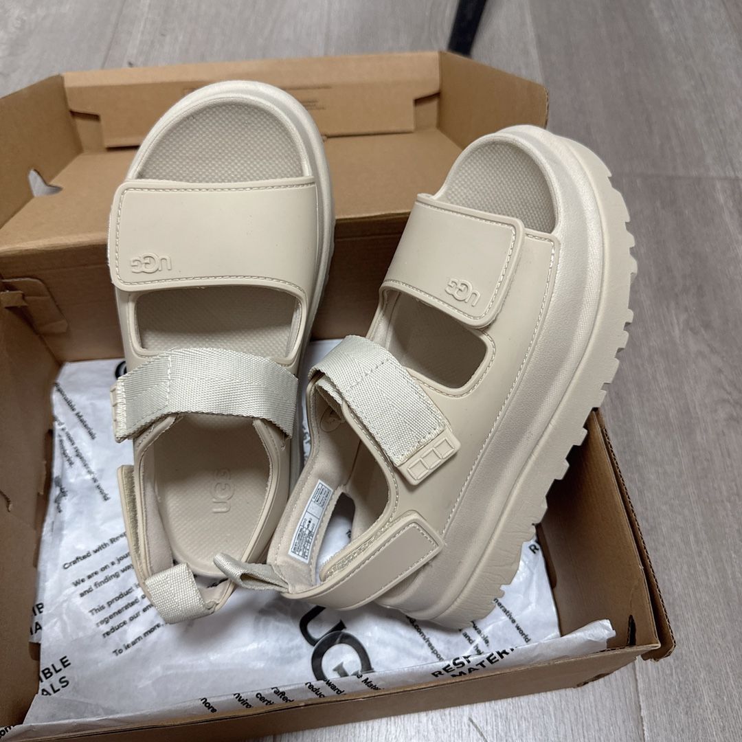 新品未使用 【UGG】W GOLDENGLOW ゴールデングロウ ベージュ 23cm~25cm 