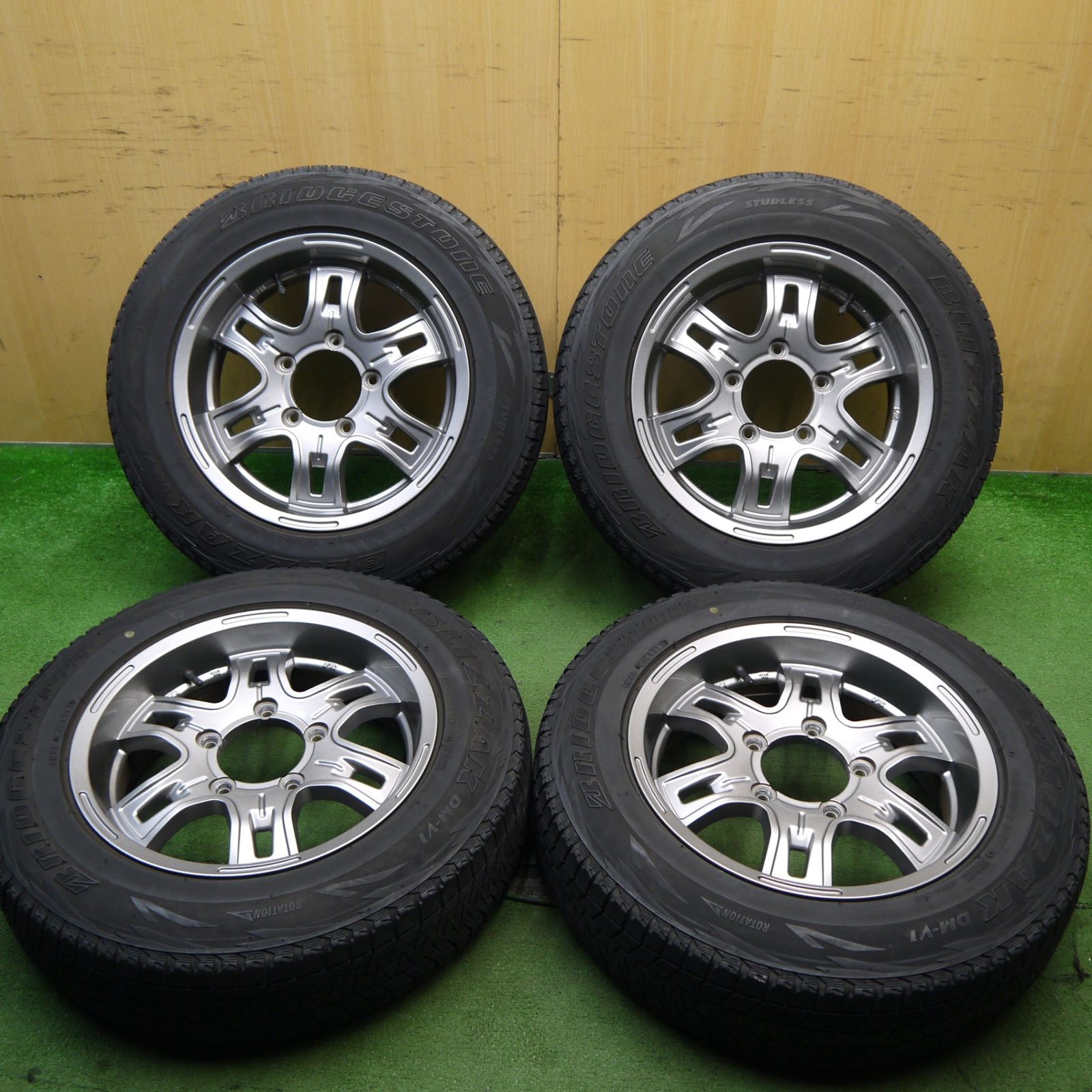 キレイ ジムニー 等 175|80R16 スタッドレス ブリヂストン ブリザック DM-V1 社外 アルミ 16インチ PCD139.7|5H 5061005Hス