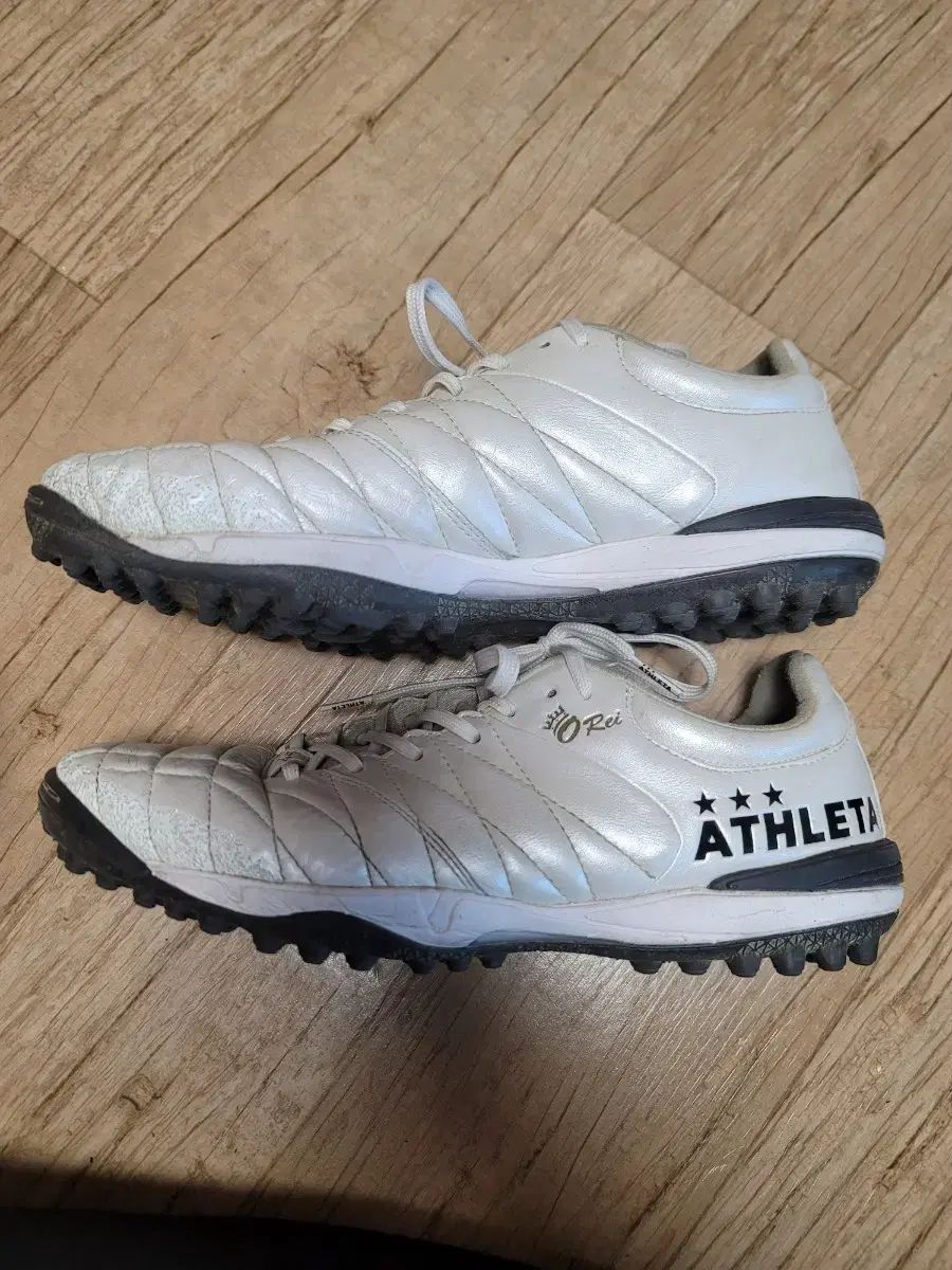 ATHLETA サッカーシューズ