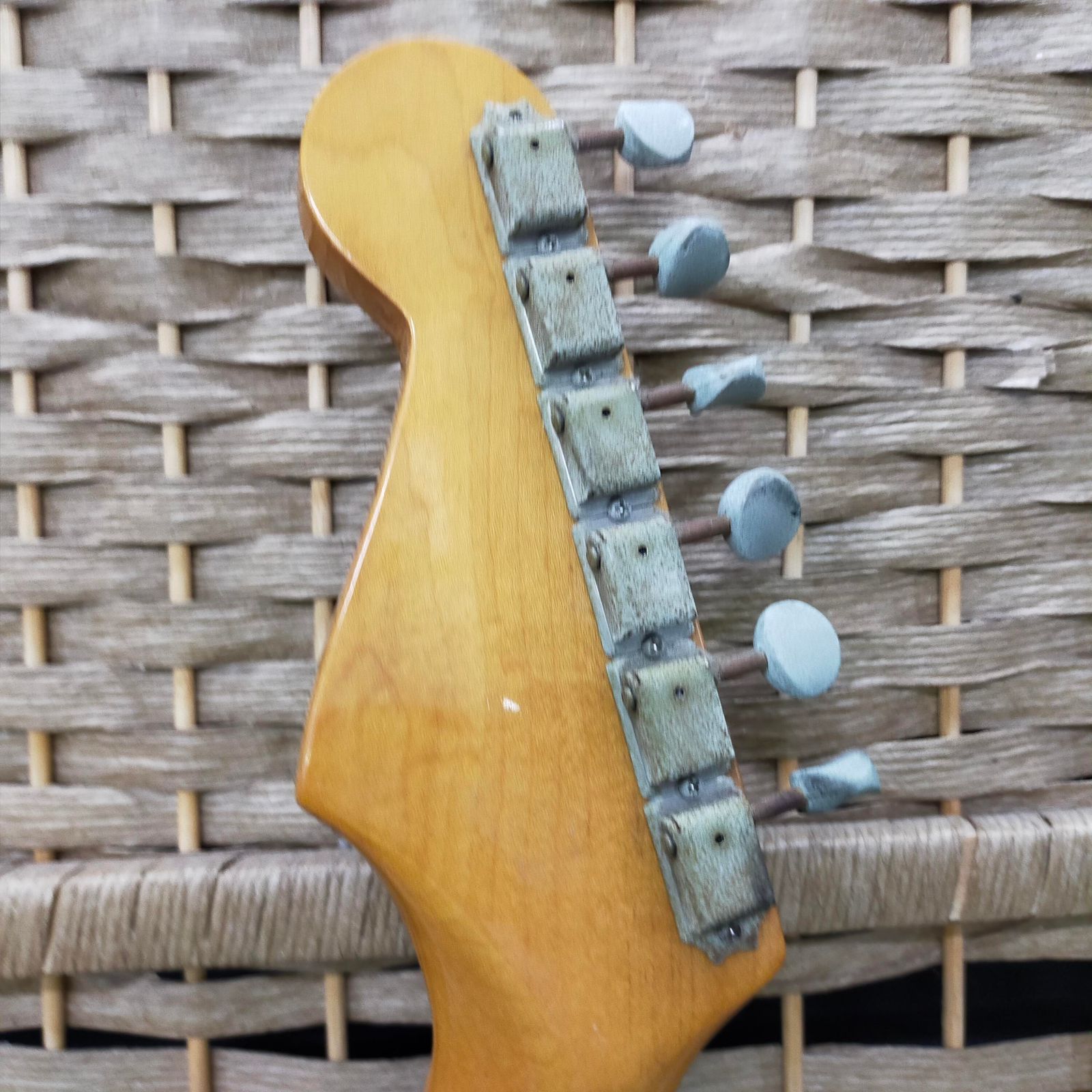 Fernandes The Revival ストラトタイプ エレキギター 赤 レッド