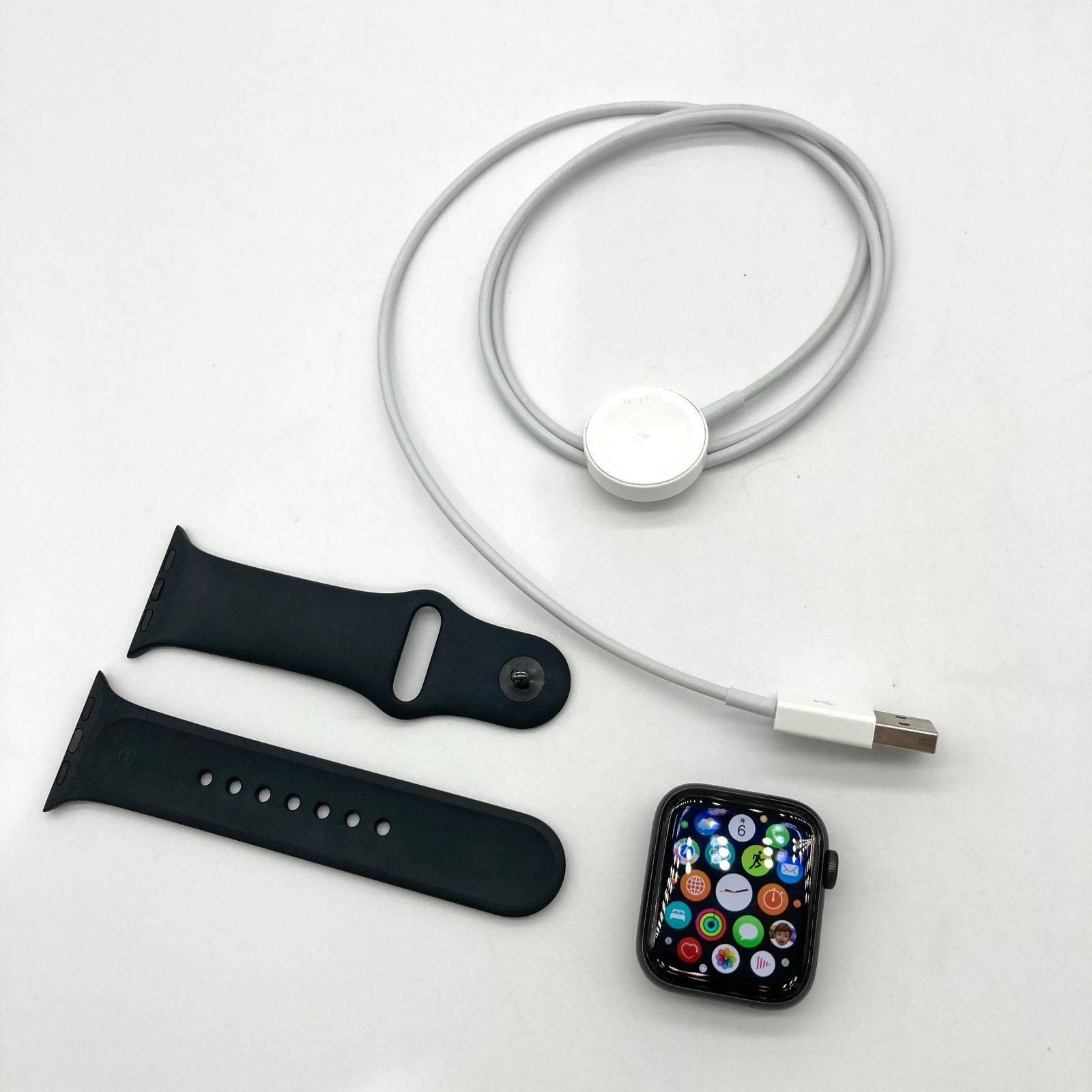 ▽Apple Watch SE GPSモデル 40mm アルミニウムケース スポーツバンド 