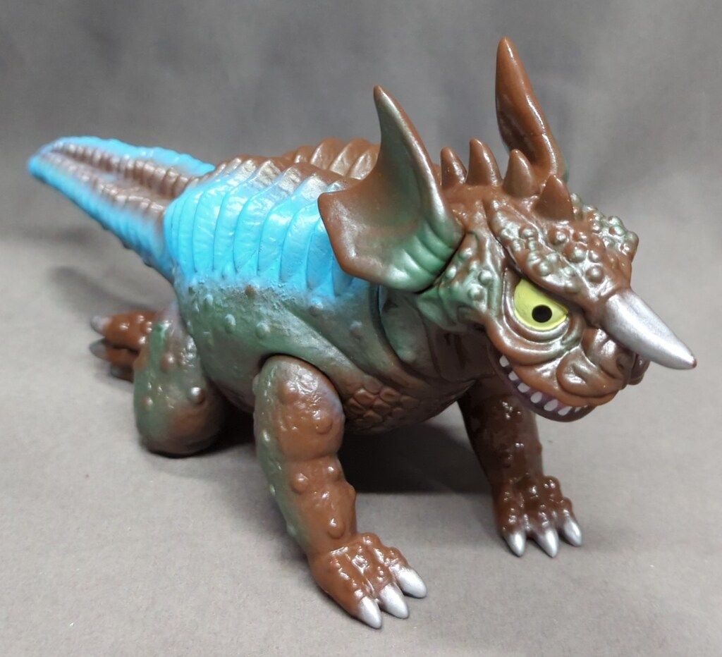 マーミット 世紀の大怪獣シリーズ バラゴン2002 茶色成型 ピンク 水色