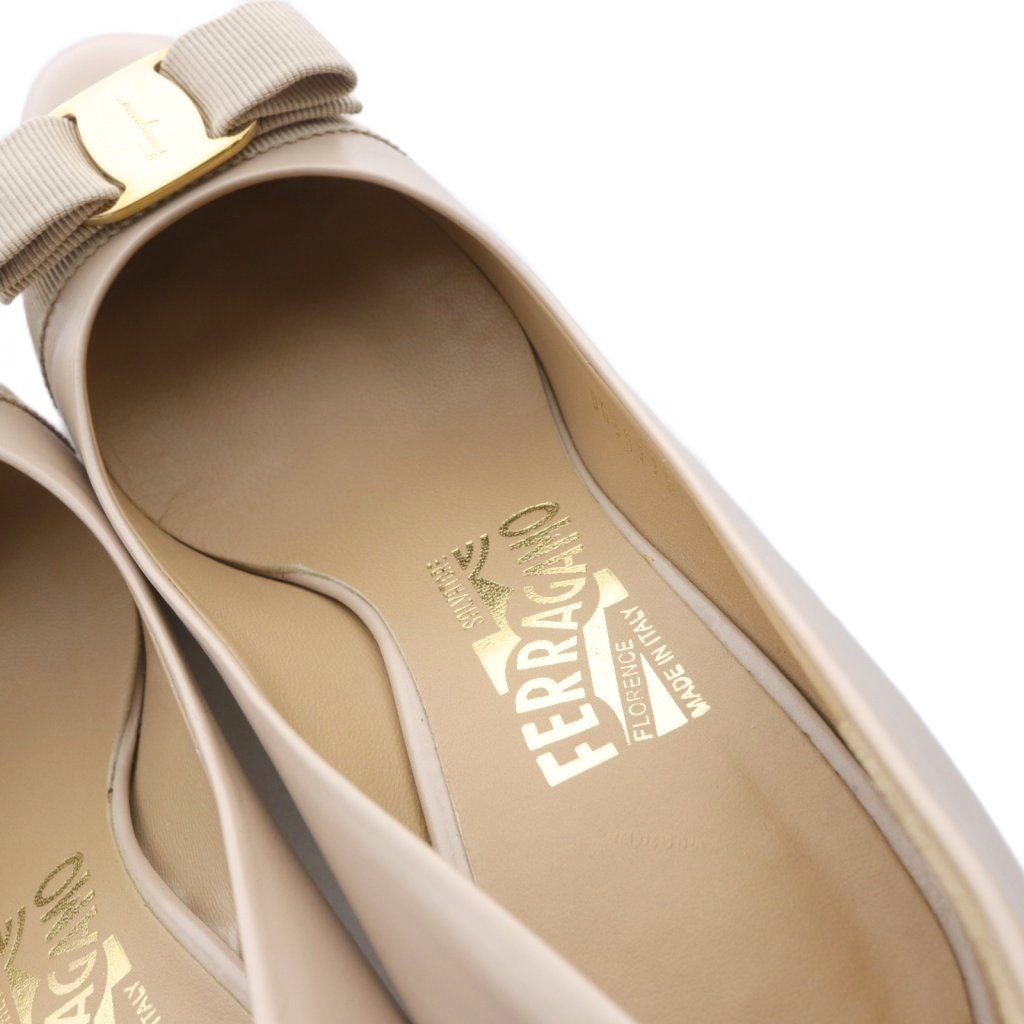 サルヴァトーレフェラガモ Salvatore Ferragamo CARLA ヴァラリボン