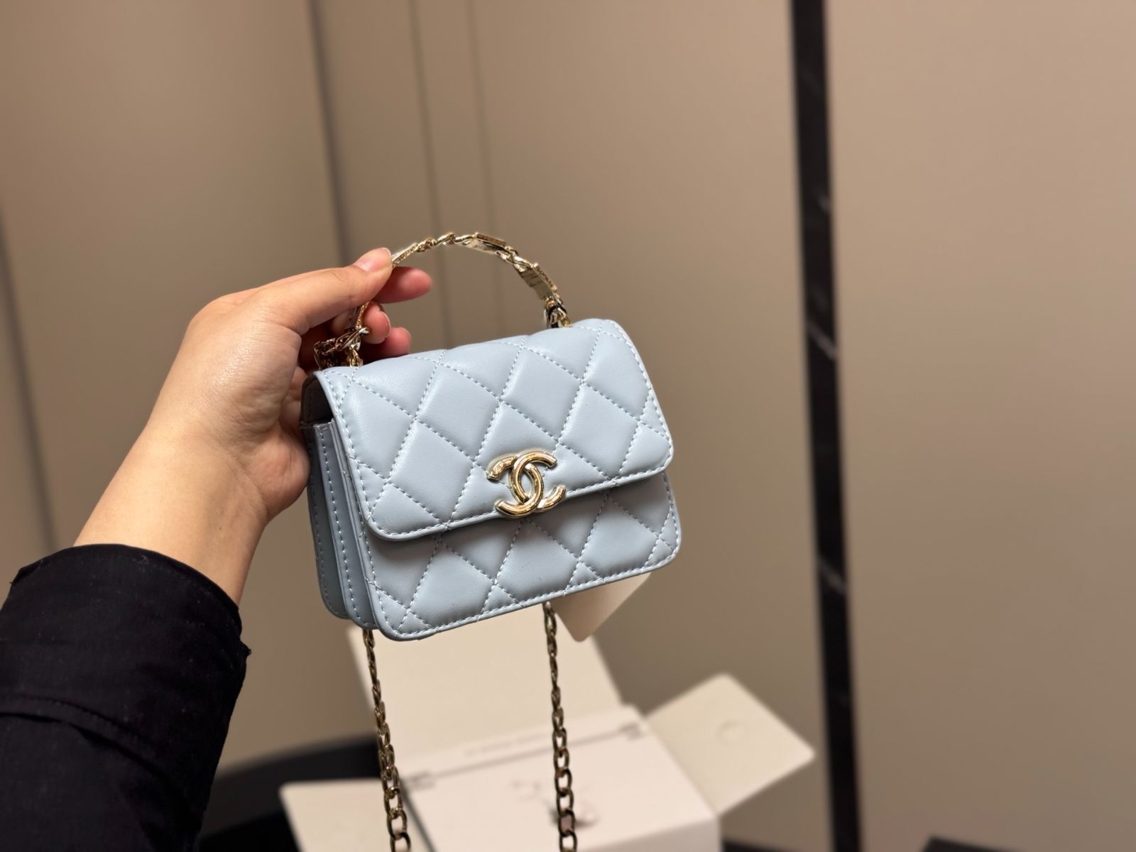 CHANEL エナメルポーチ 楽天市場】【バッグ】CHANEL シャネル カメリア メイクアップ